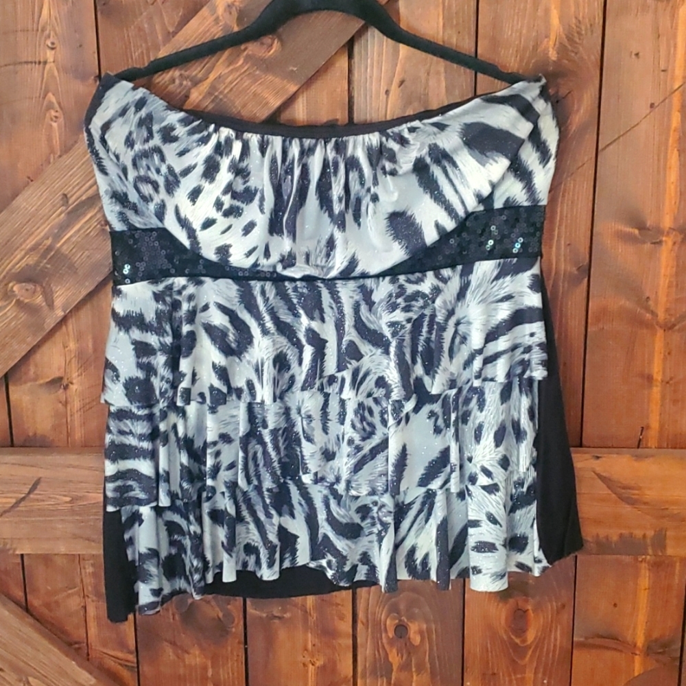 Deb 1-2X zebra print dress top. Good condition!